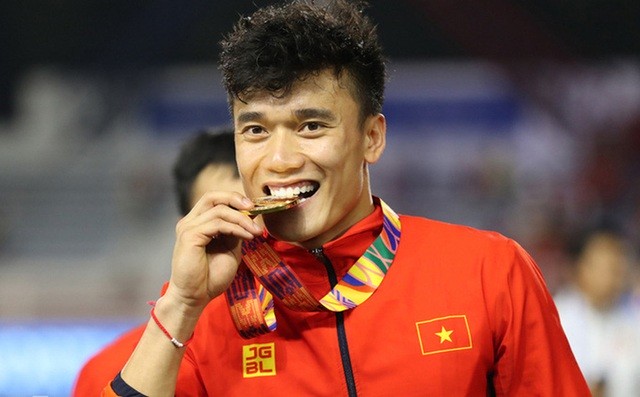 Tiểu sử thủ môn Bùi Tiến Dũng