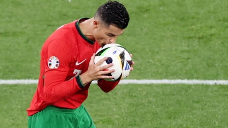 Thành tích thi đấu không tưởng của Ronaldo