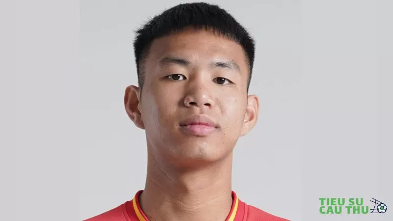 Cầu thủ Giáp Tuấn Dương