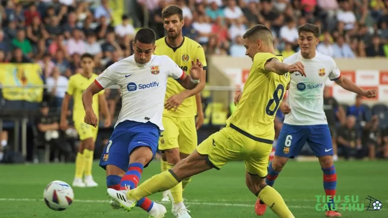 Sự Khởi Đầu Đầy Khó Khăn Của Barcelona